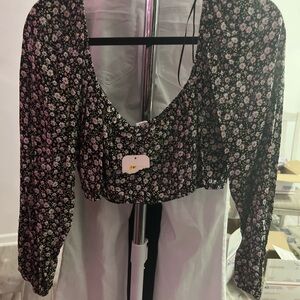 003//Elodie Floral Crop Top NWT//size Large